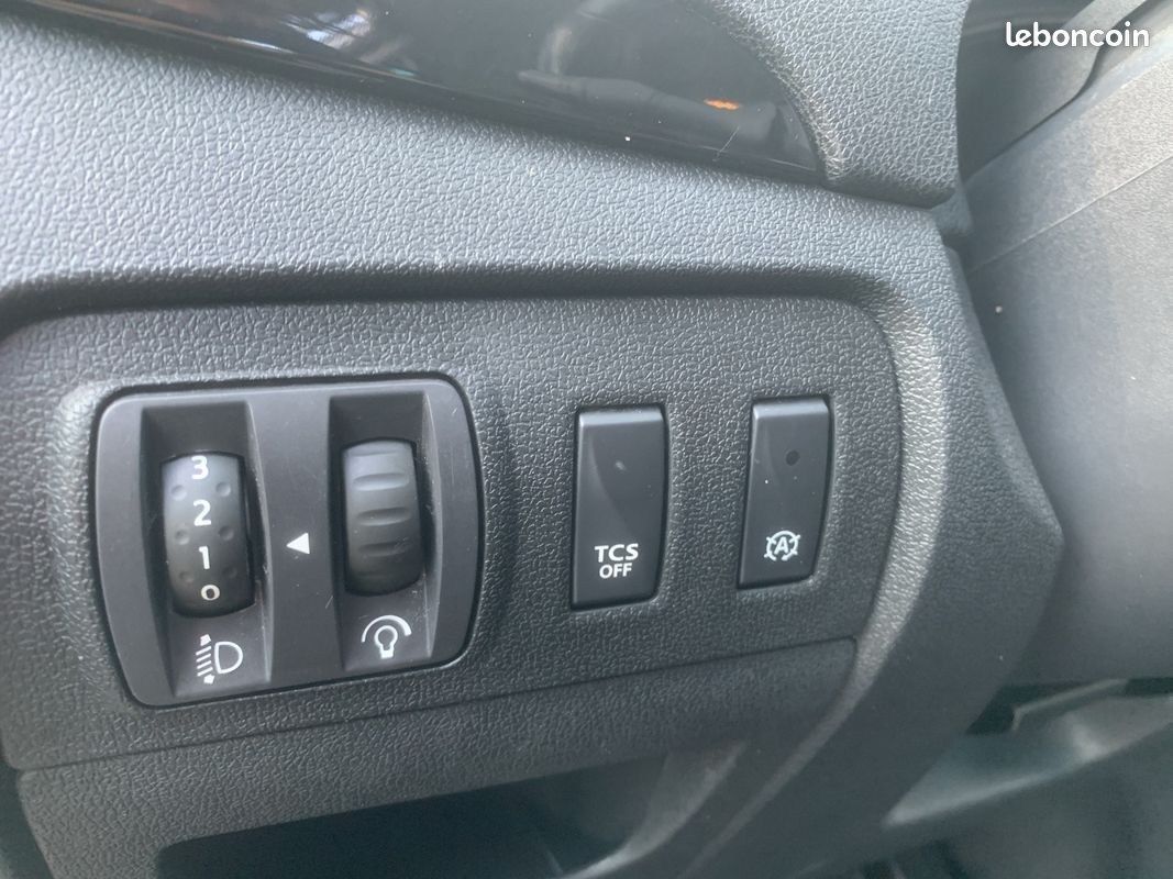 RENAULT SCENIC III dCi 110 Energy eco2 Bose Edition (image 21)