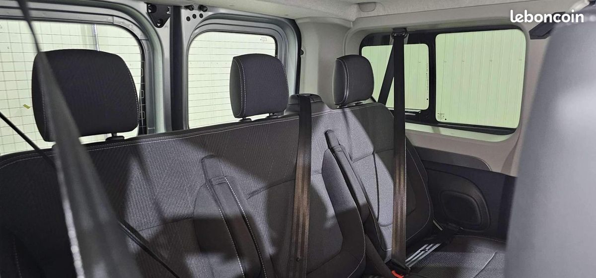 Renault Trafic Blue dCi 170 auto Techno L1 8 PL (image 27)