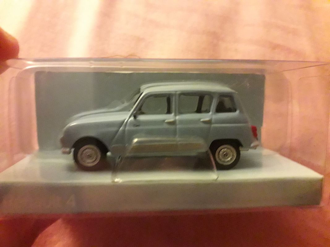 Miniature Renault 4L Bleue - Équipement auto