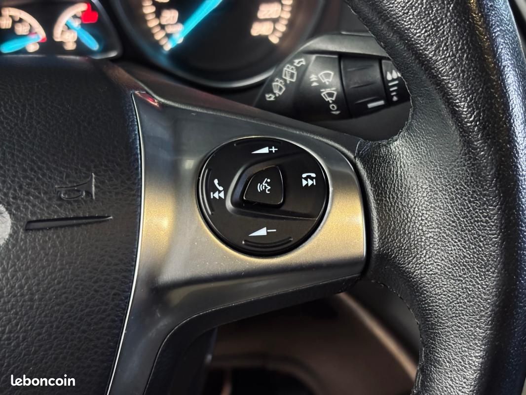 Ford Kuga 1.5 EcoBoost 150 S&S 4x2 Trend DISTRIBUTION OK (image 14)