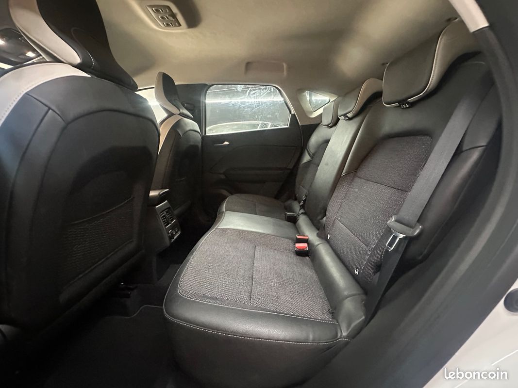 Renault CAPTUR 1.6 145CH Intens + CARPLAY + CAMERA + 2EME MAIN + ENTRETIEN CONSTRUCTEUR + GARANTIE 12 MOIS (image 26)