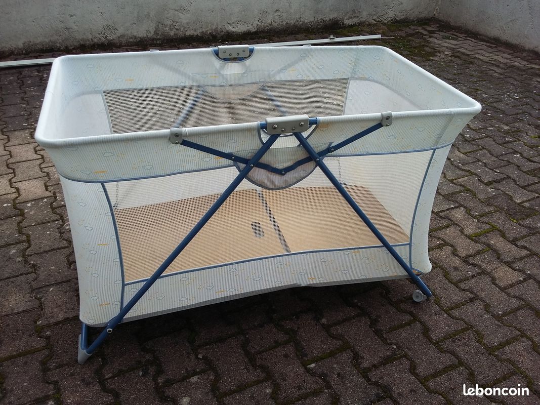Vends lit pliant pour bébé (image 1)
