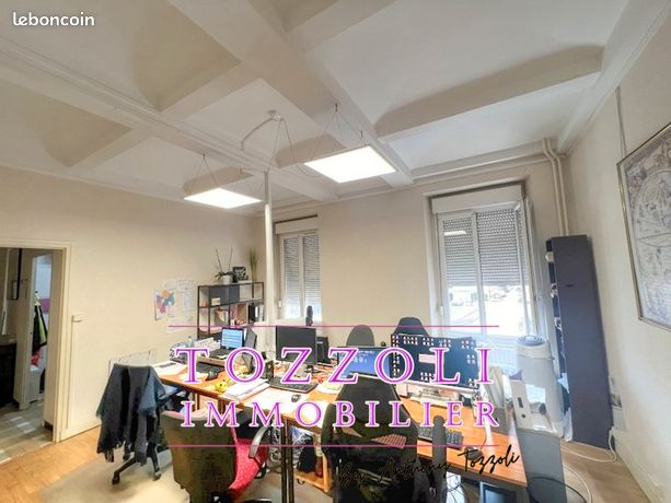 https://img.leboncoin.fr/api/v1/lbcpb1/images/ac/61/4b/ac614bd7d0f8546f81cf1fa9321c8a06caeafb39.jpg?rule=ad-image