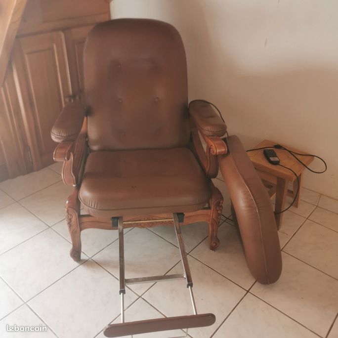 Fauteuil rustique avec repose pieds (image 2)