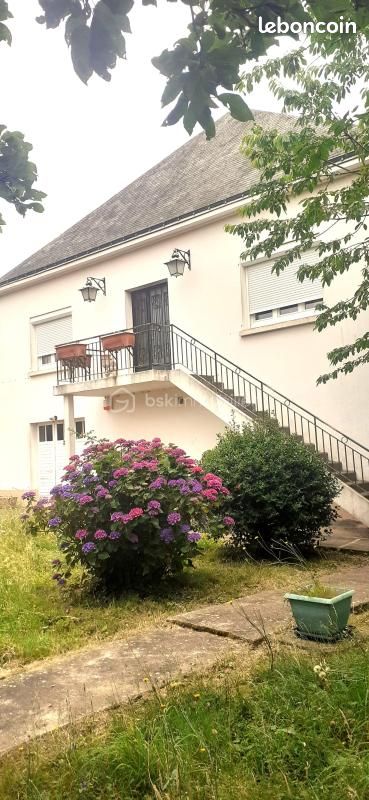 Maison 10 pièces 300 m² · à Guenrouet · 300 m² · 296 000 €