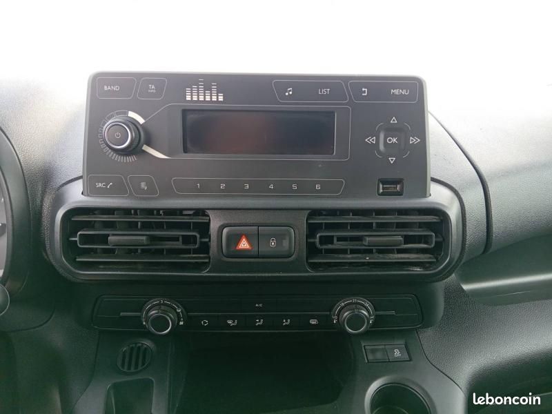 Citroen Berlingo Van 10 825 HT M 1.5 BlueHDi 100 CV Club 3 Places (image 12)
