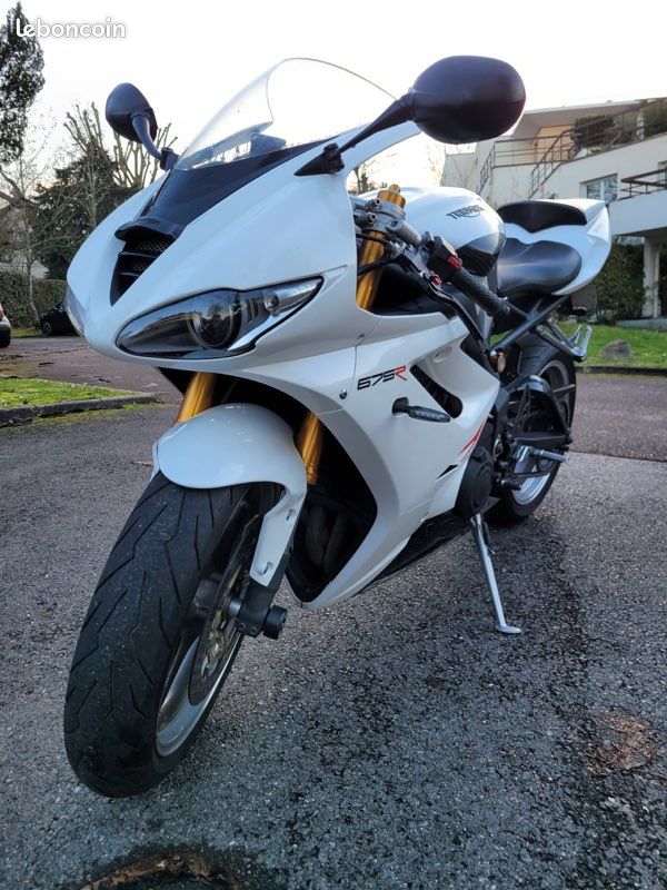 Triumph Daytona 675 (image 1)