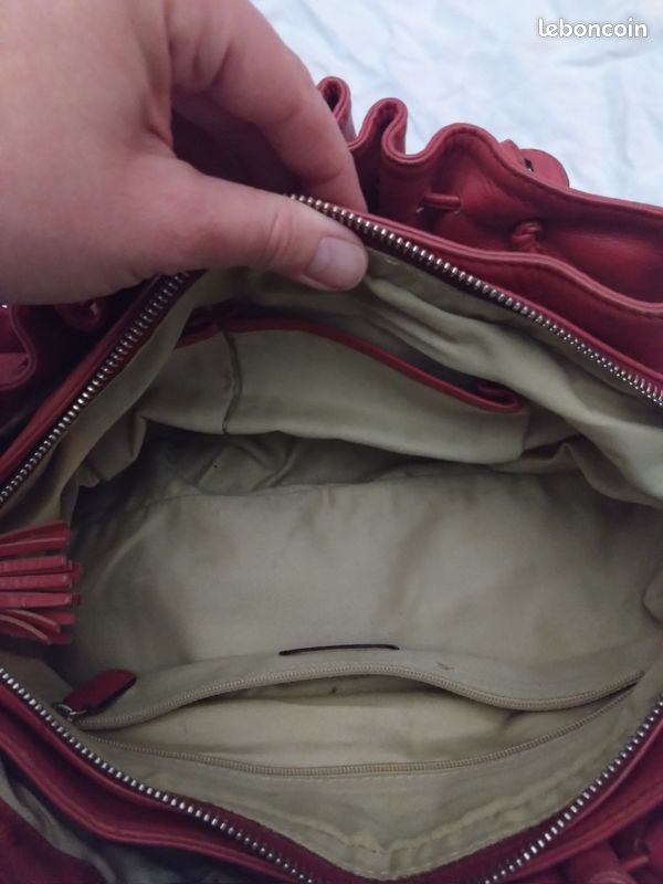 Sac à main bandoulière Le Tanneur « Mathilde » cuir rose rouge , style bowling (image 7)
