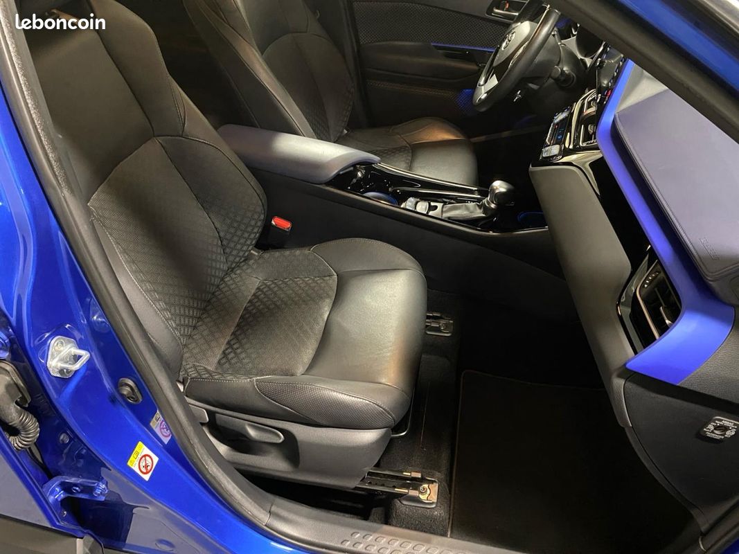 Toyota C-HR 184h Graphic 2WD E-CVT MC19 (image 15)