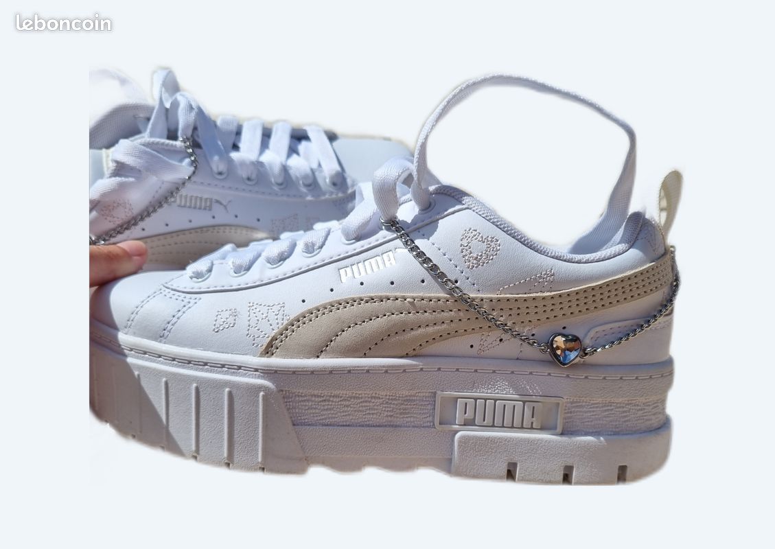 Baskets puma blanche avec bijou (image 1)