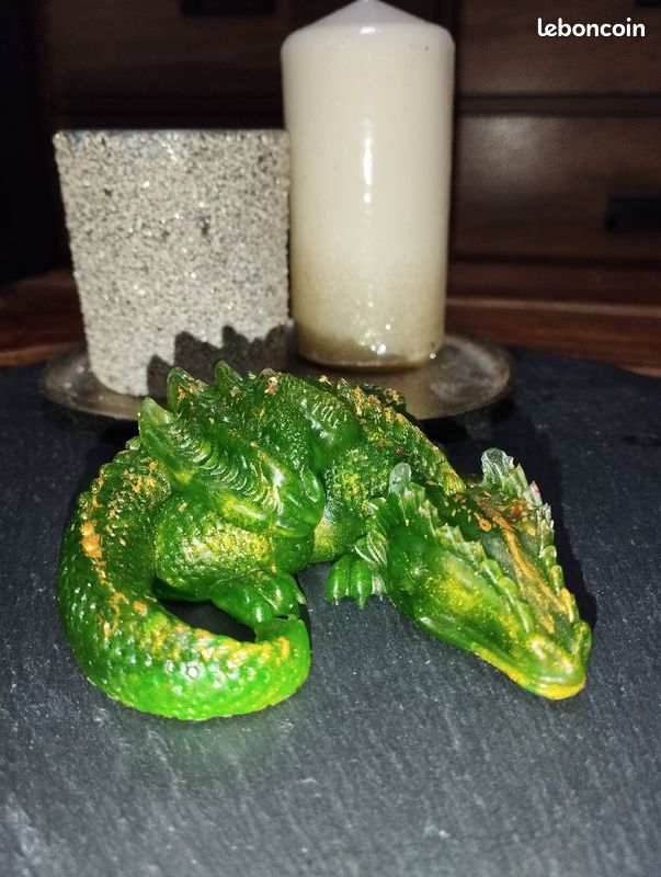 Dragon en résine époxy fait main (image 1)