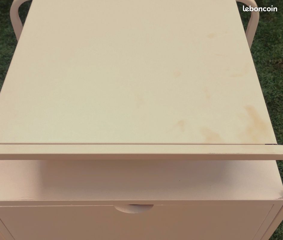 Petite table de chevet métallique (image 4)