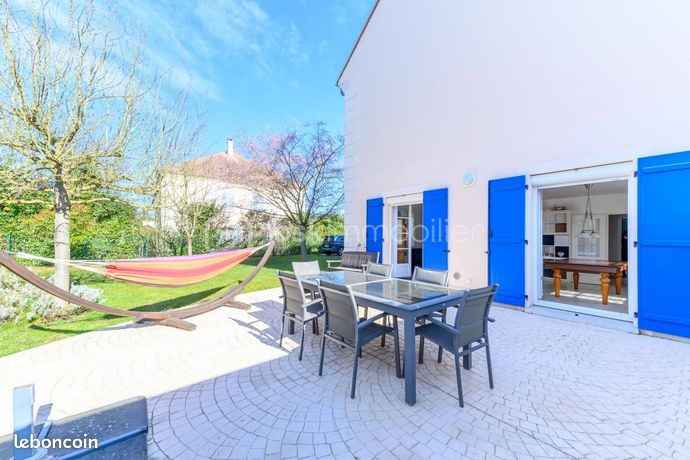 Pavillon 8 pièces 230 m²