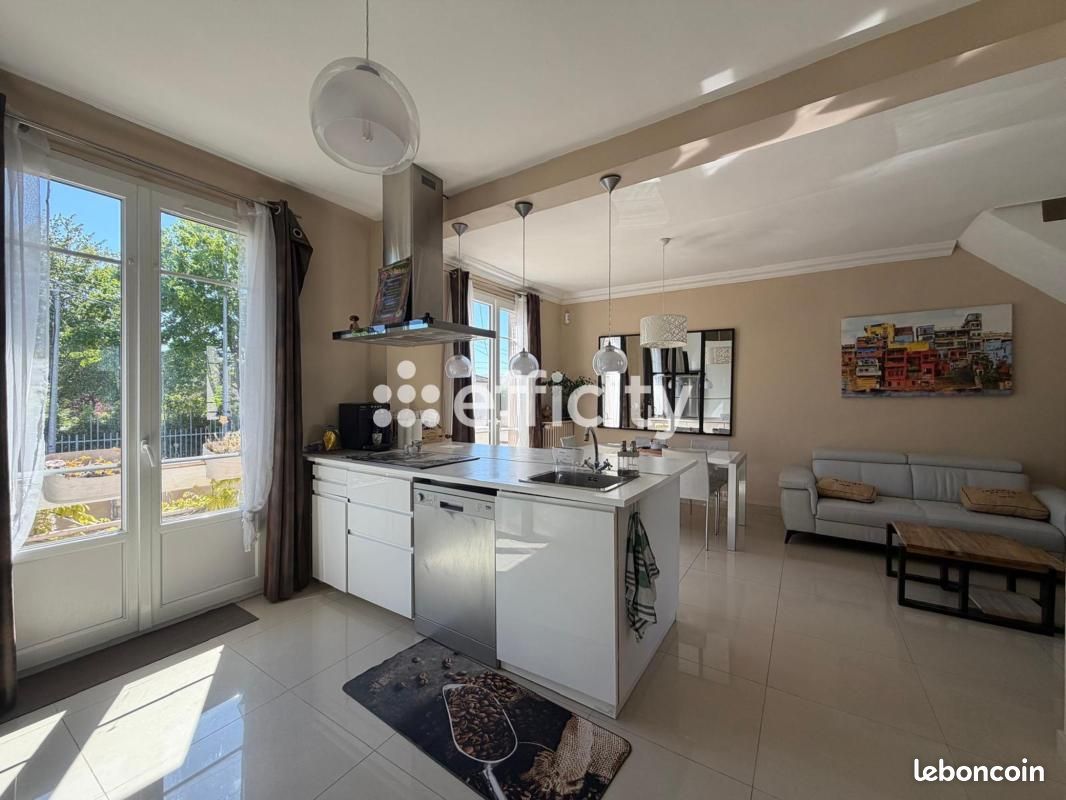 Maison 5 pièces 106 m² · à Mantes-la-Jolie · 106 m² · 262 000 €