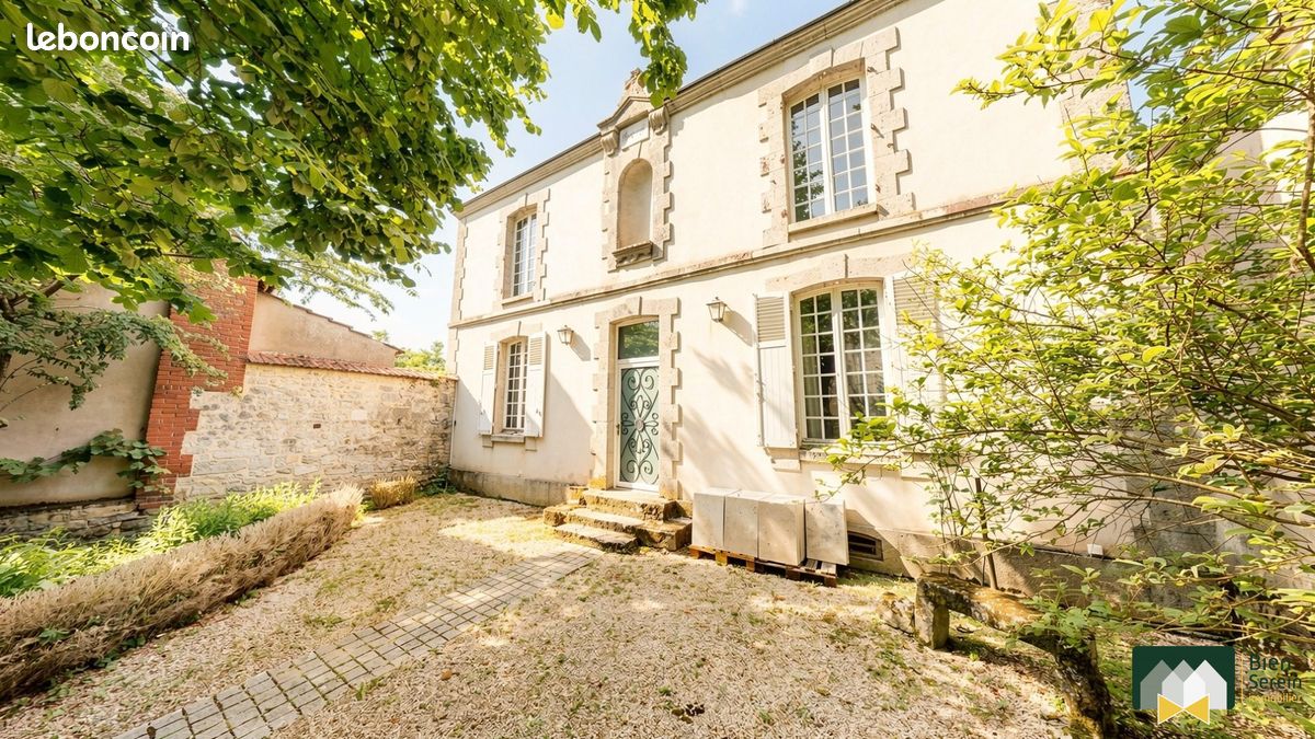 Maison 7 pièces 217 m² · à Prasville · 217 m² · 330 000 €