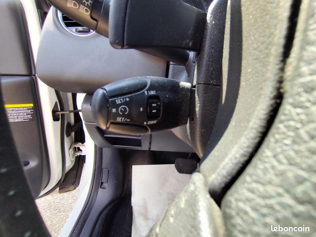 PEUGEOT 3008 1.6 e-HDi FAP - 115 - BV MP6 Business Pack PHASE 1 (image 21)