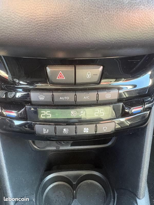 Peugeot 208 1.6 BLUEHDI 100CV ACTIVE (image 9)