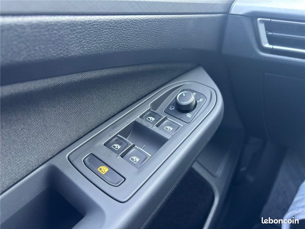 Volkswagen Golf VIII 1.0 TSI OPF 110 BVM6 Life Business (image 23)