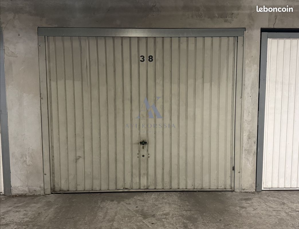 Parking 13 m² · à Villeurbanne · 13 m² · 100 €/mois