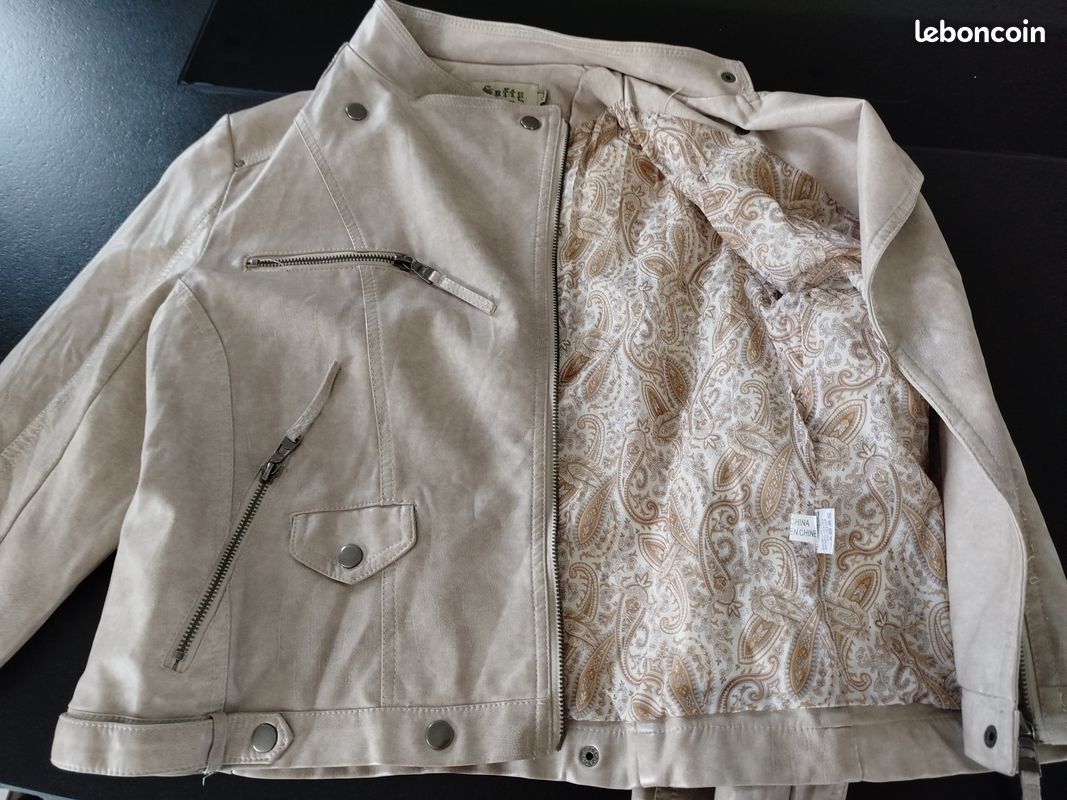 Veste perfecto en simili cuir beige doublure motif cachemire paisley en très bon état (image 5)