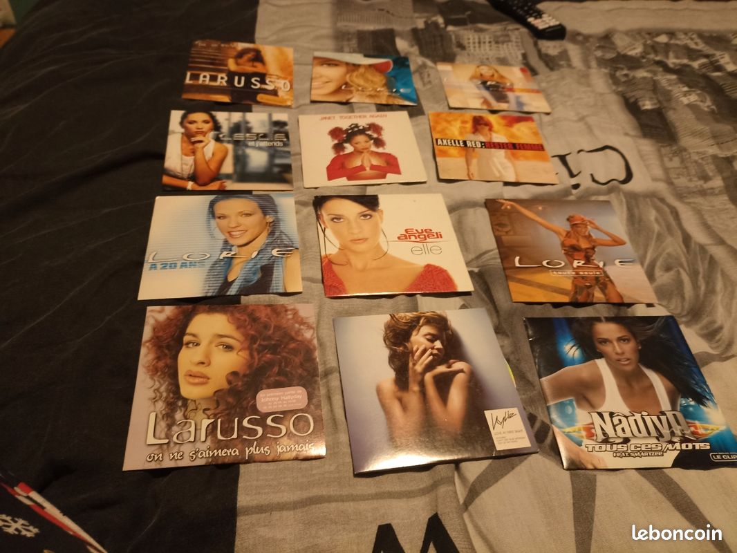 Lot de 12 CD deux titres le lot pour 5 euros (image 1)