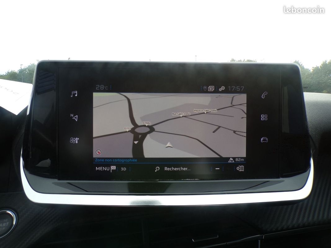 Peugeot 2008 1.2 PURETECH 100CH S&S ALLURE (image 10)
