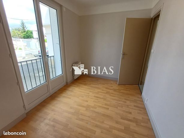 https://img.leboncoin.fr/api/v1/lbcpb1/images/ac/6d/2a/ac6d2aebd5a8761c049c90e9af160b17f36ca576.jpg?rule=ad-image