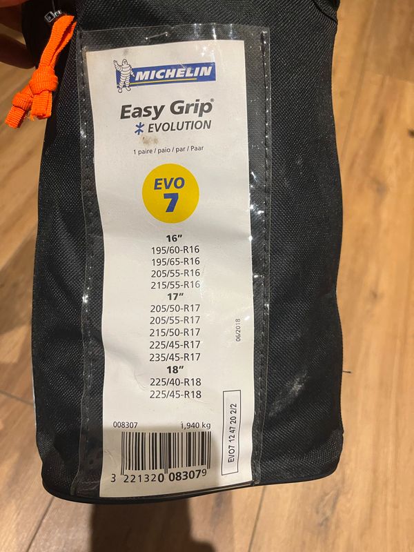 Chaînes neige Easy Grip EVO 7 Michelin (215/50R17)