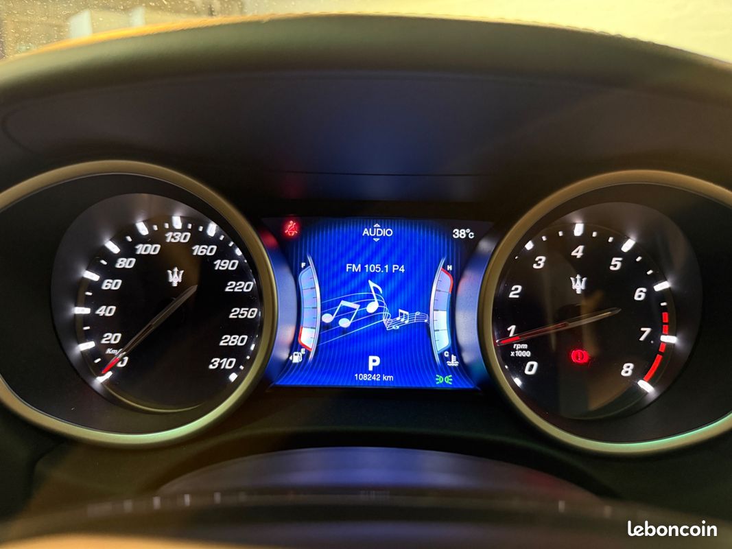 MASERATI GHIBLI 3.0 V6 410 s Q4 A / 3EME MAIN / SUIVI COMPLET MASERATI / TOIT OUVRANT / CAMERA DE RECUL (image 19)