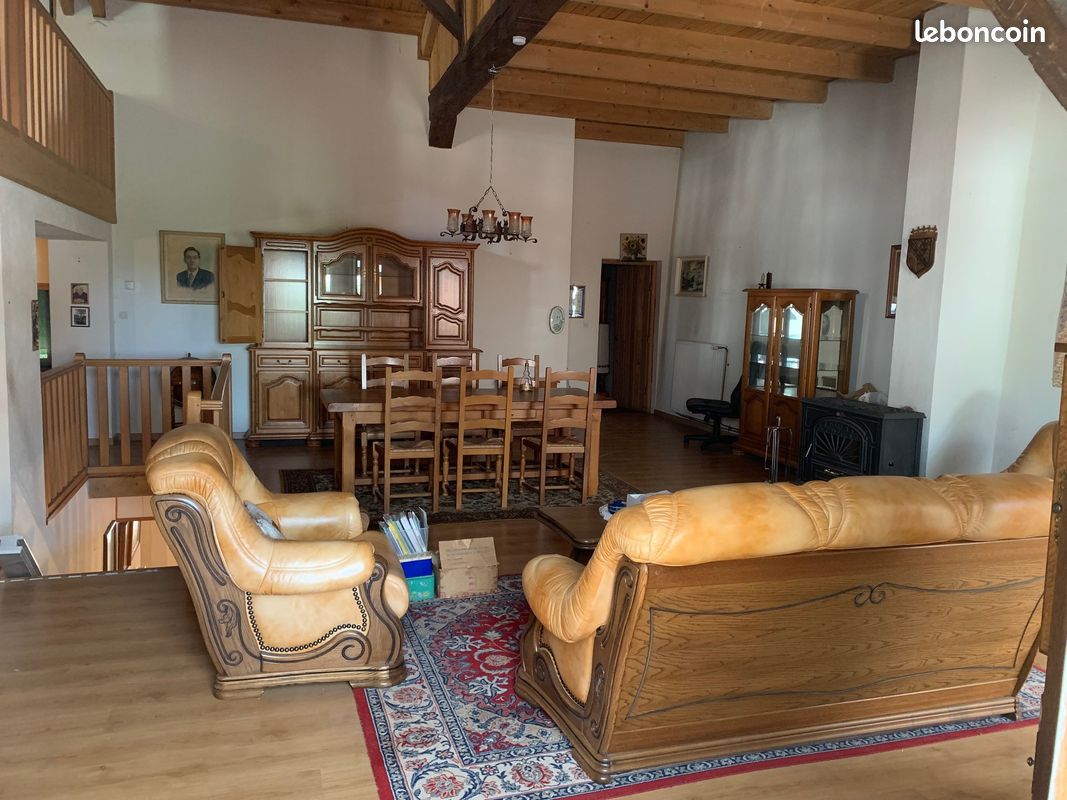 Maison 6 pièces 250 m² · à Fontenoy-la-Joûte · 250 m² · 139 000 €