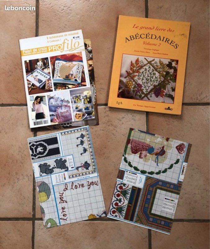 Énorme Lot D'aiguilles à Tricoter, Accessoires Point De Croix Et Livres - Occasion Pour Créatrices