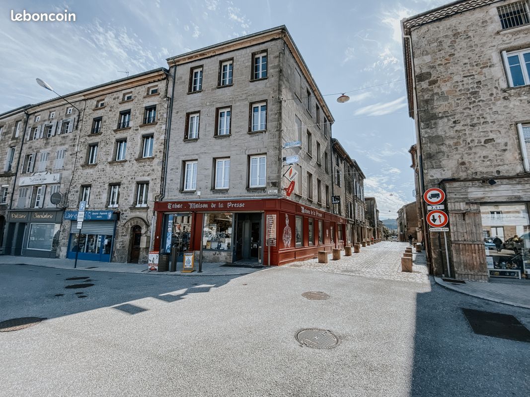 Appartement 3 pièces 60 m² · à Saint-Bonnet-le-Château · 60 m² · 460 €