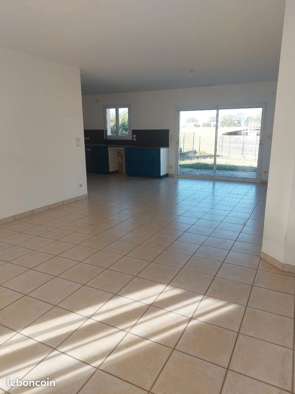 Maison 4 pièces 90 m² · à Angliers · 90 m² · 1 250 €/mois