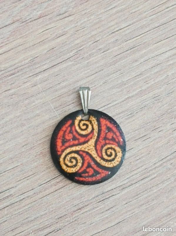 Pendentif Celte - Bijou Ancien Et Symbolique - Occasion
