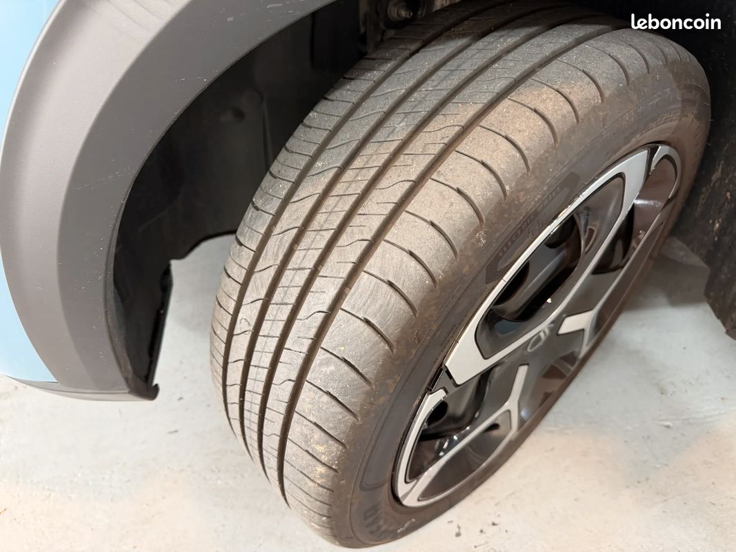 CITROEN C3 PLUS 1.2 Turbo 100ch - 2025 - 4 254 km - Moteur à chaine - Première main - Garantie Stellantis 11/2033 (image 9)