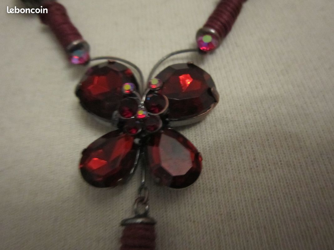 Ensemble rouge collier et boucles (image 5)
