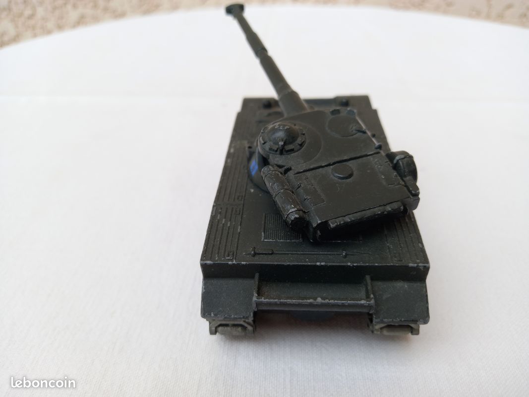 Le char français AMX 13 canon 105mm en miniature Solido au 1/50e