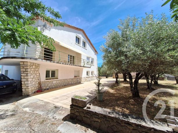 Maison 10 pièces 231 m²