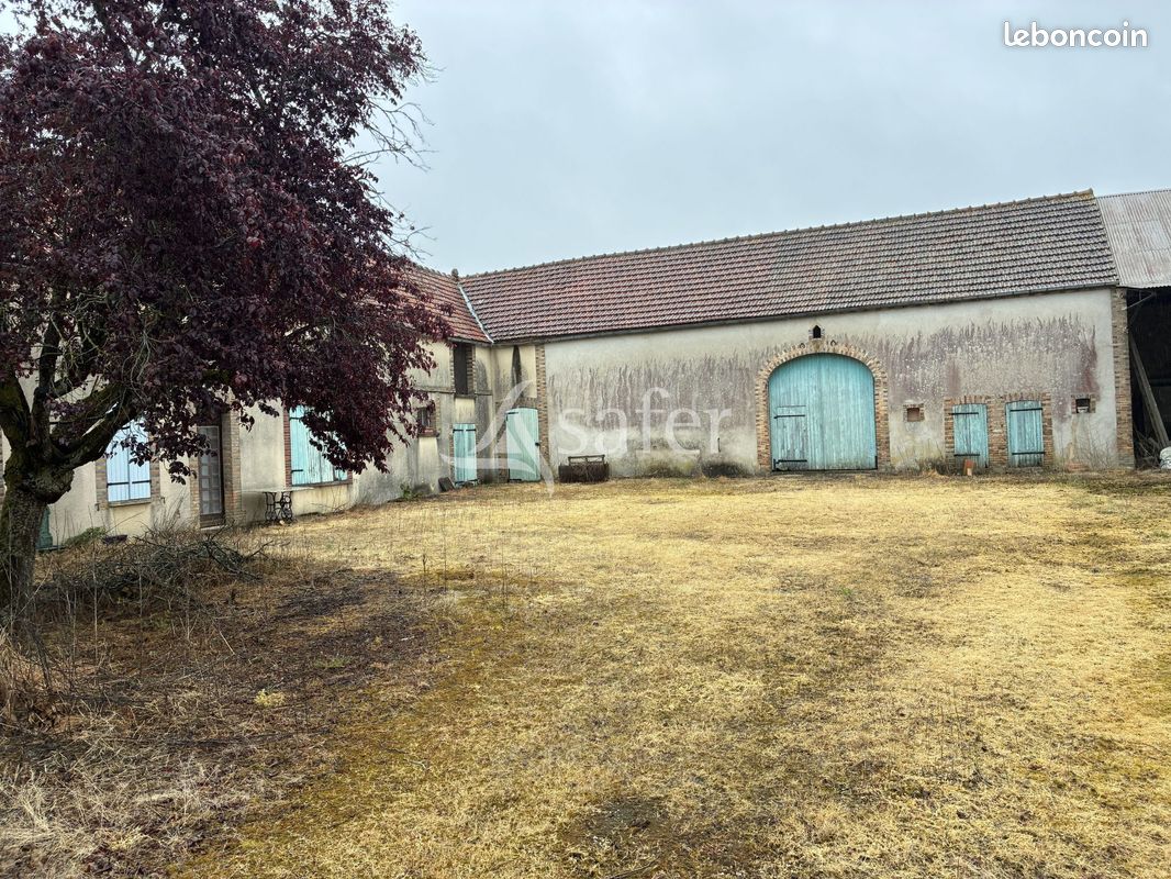 Maison 5 pièces 155 m² · à Saint-Valérien · 155 m² · 232 680 €