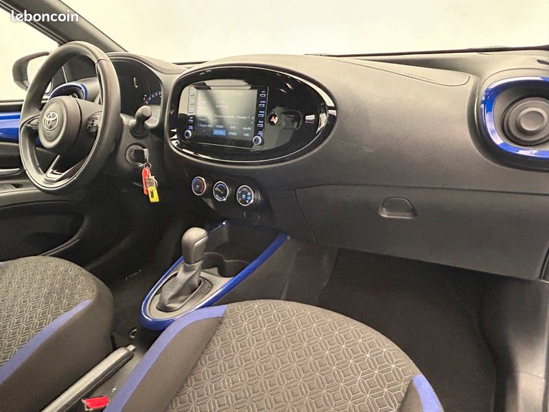 Toyota aygo x 1.0 S-CVT 72 Design (image 23)
