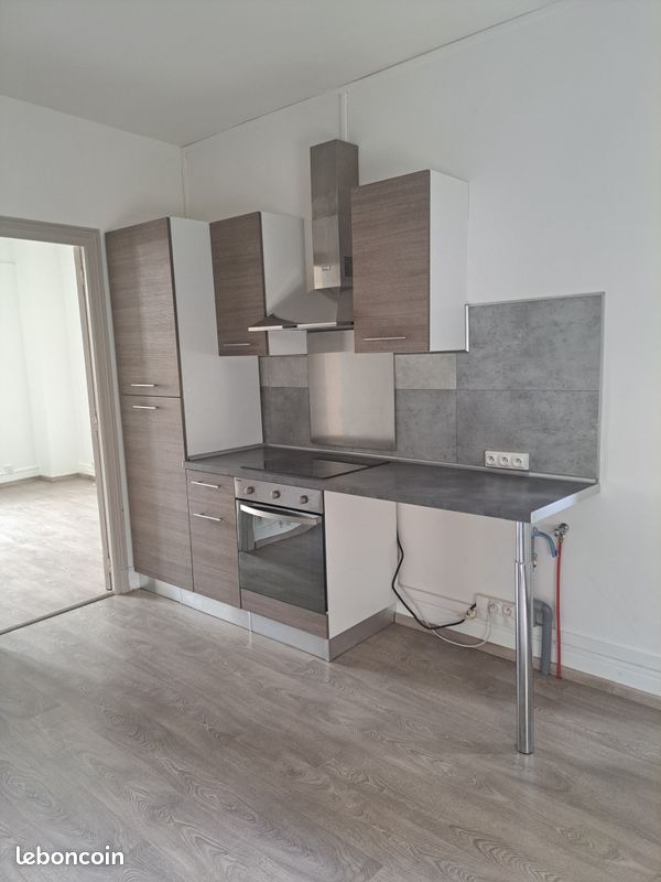 Appartement 1 pièce 37 m² · à Charleville-Mézières · 37 m² · 400 €
