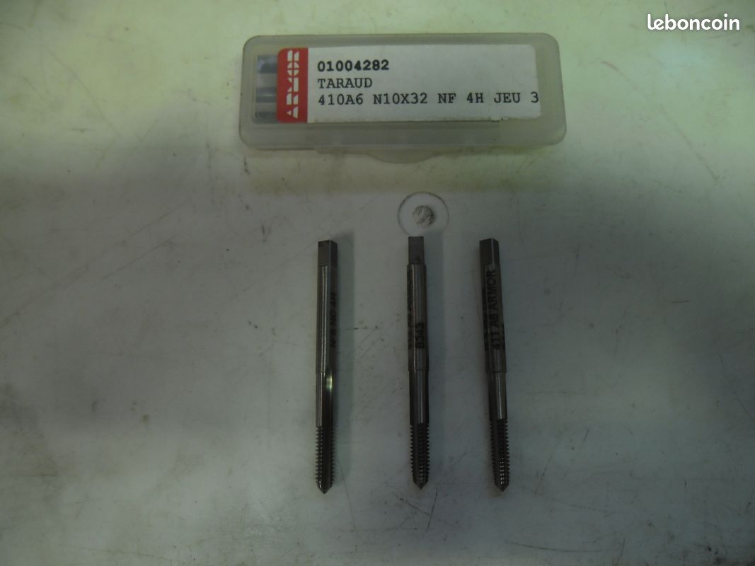 Taraud neuf 8x32 (image 1)