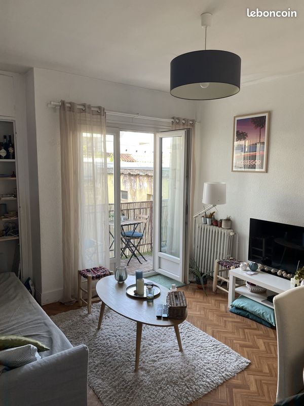 Appartement 3 pièces 42 m² - Bordeaux 33000 (image principale 0)