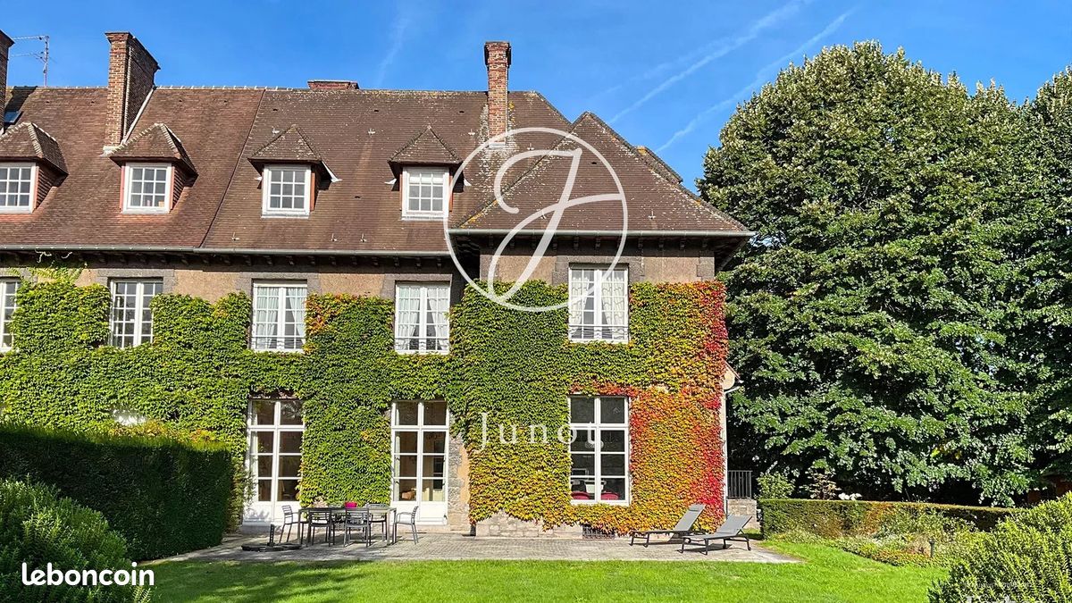 Maison 8 pièces 253 m² · à Mouvaux · 253 m² · 1 050 000 €