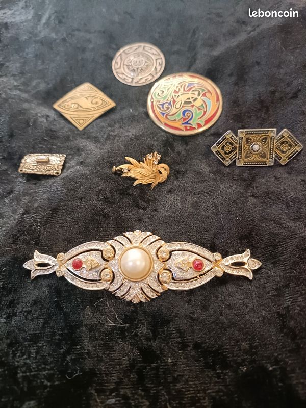 Lot de broches (image 1)