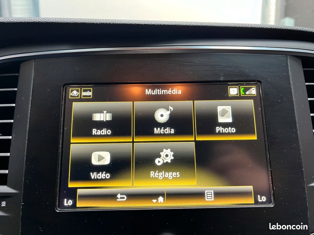 RENAULT MEGANE IV BERLINE Blue dCi 115 EDC - Business INTENS (image 29)