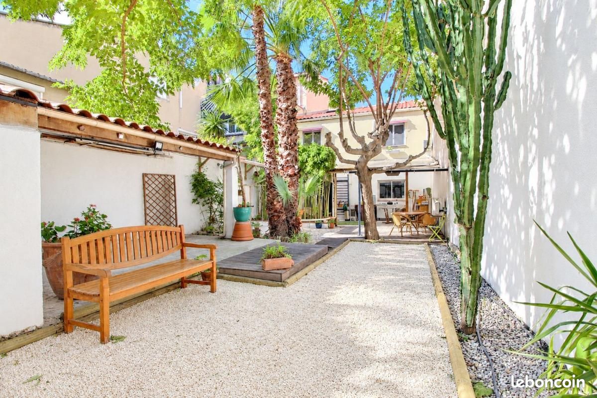 Maison 9 pièces 260 m² · à Marseille · 260 m² · 1 352 000 €