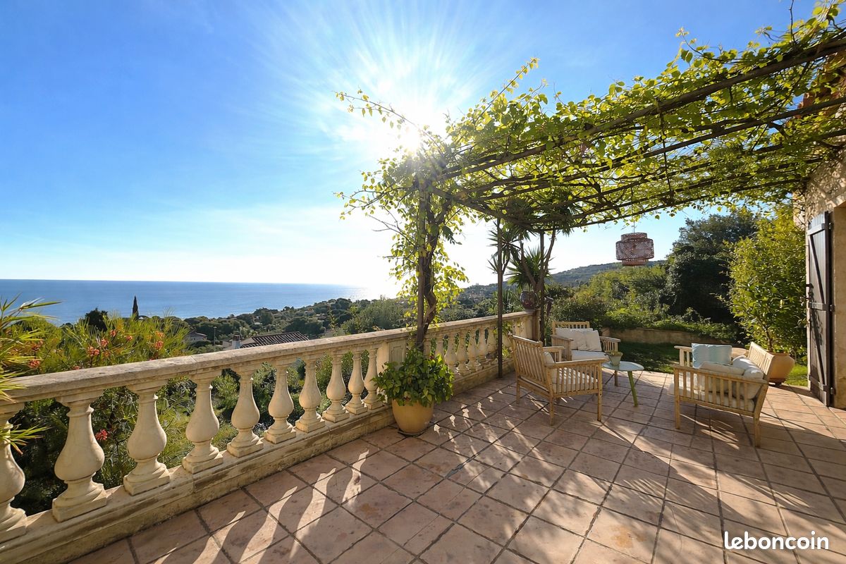 Maison 6 pièces 160 m² · à Roquebrune-sur-Argens · 160 m² · 950 000 €