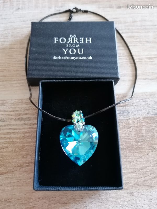 Collier pendentif cœur en cristal de Swarovski Montres Bijoux