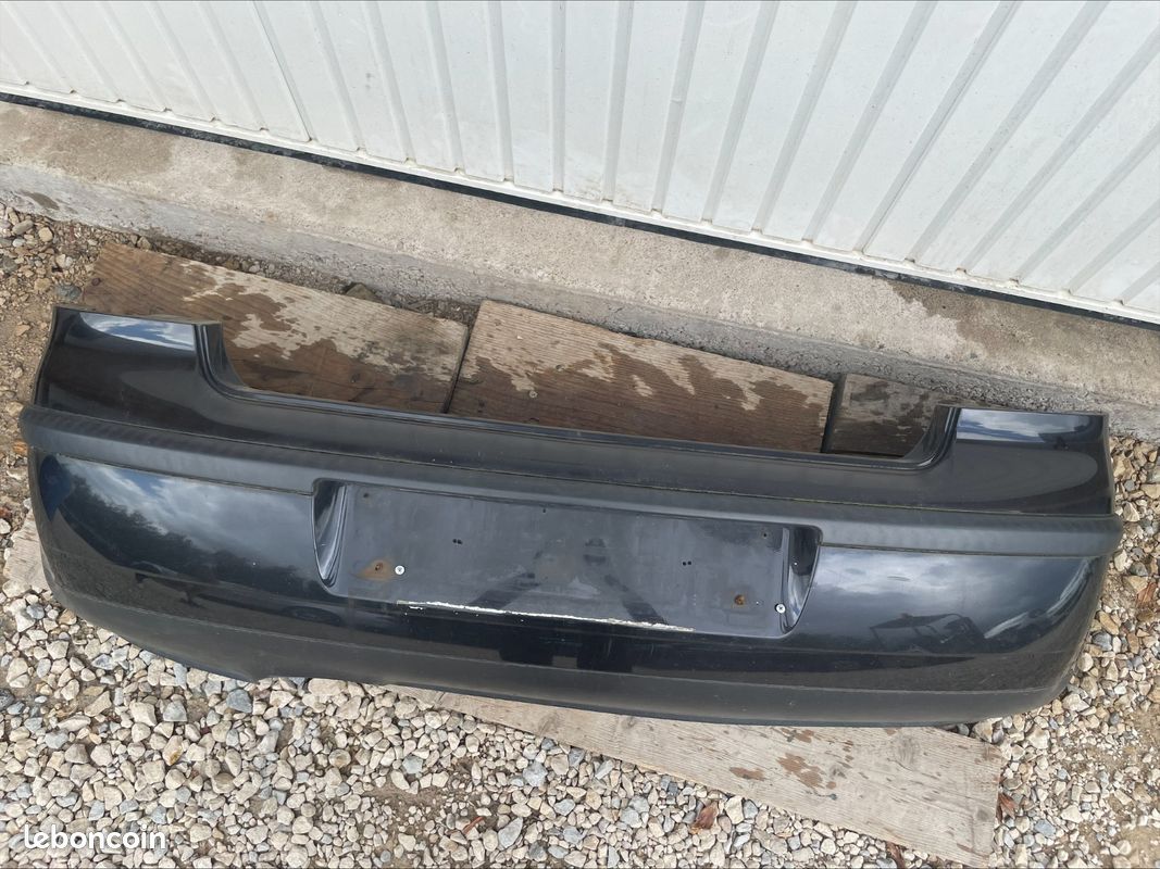 Pare choc arriére polo 4 (image 1)